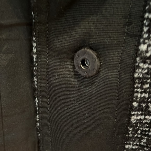 Chic Tweed Ann Taylor Jacket; Size 2 - Picture 5 of 10